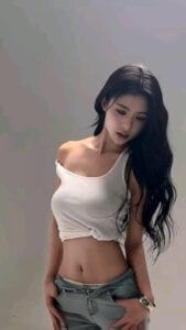 avtub Indo | Dua Hijabers bokeh Maen Bertiga